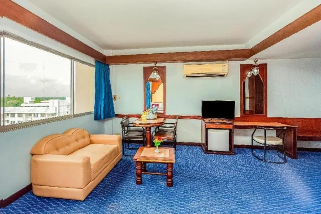 OYO 441 Grand Thara Hotel