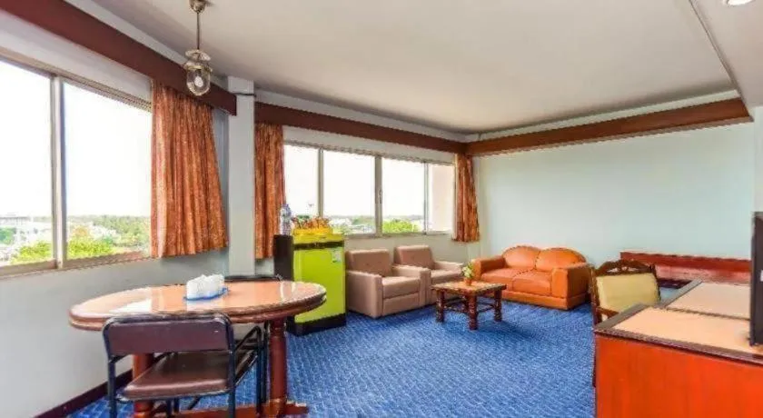 OYO 441 Grand Thara Hotel