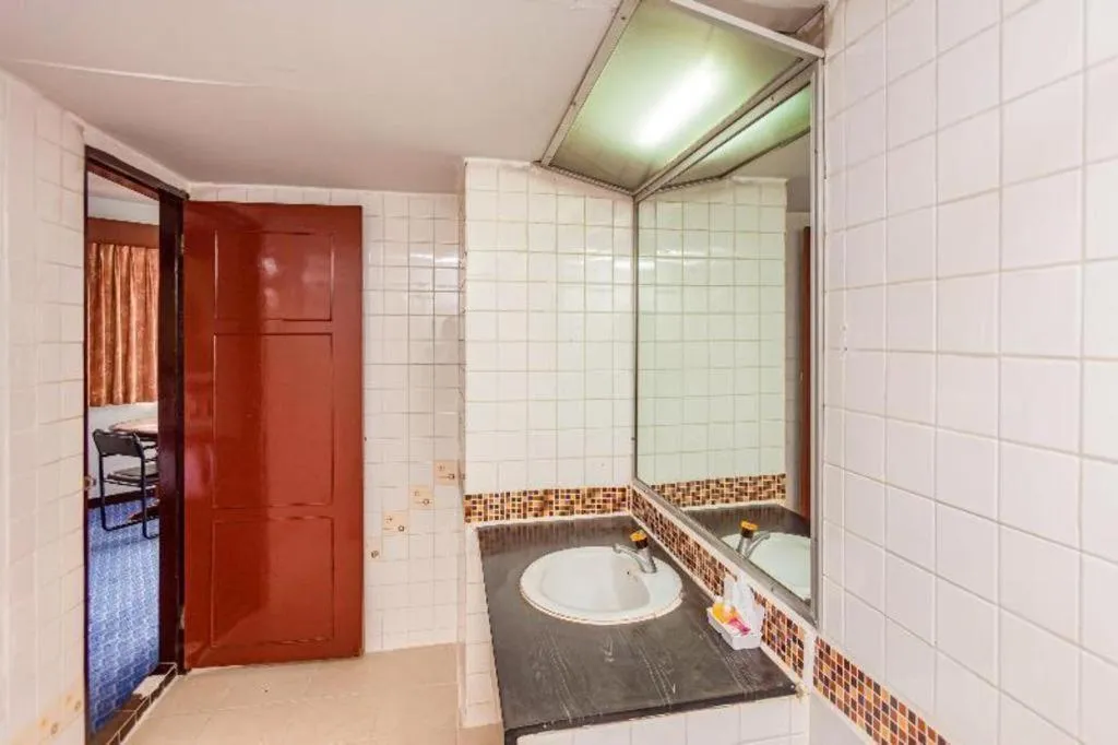 OYO 441 Grand Thara Hotel