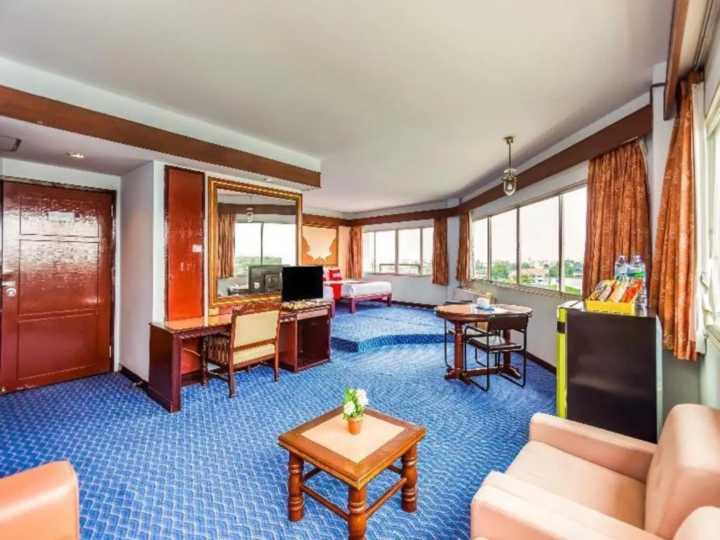 OYO 441 Grand Thara Hotel