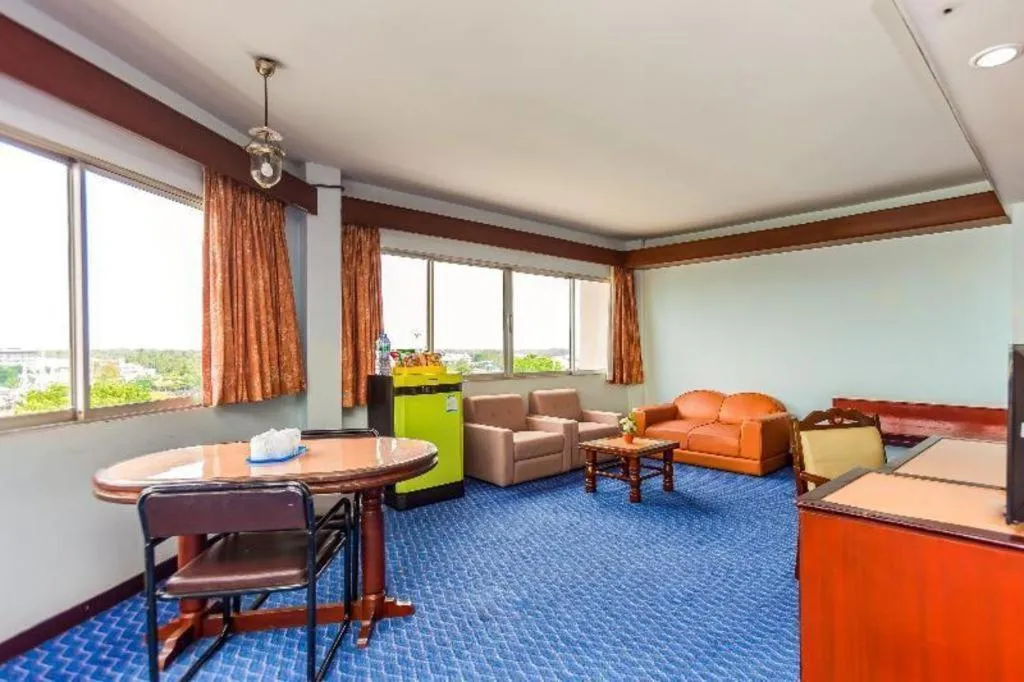 OYO 441 Grand Thara Hotel