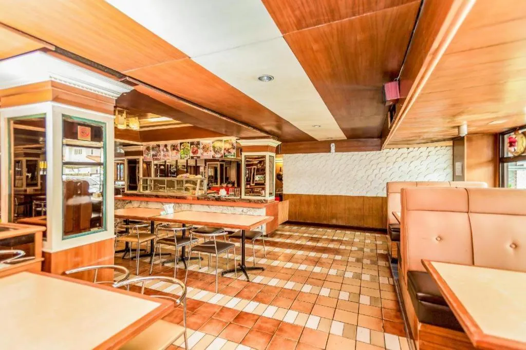 OYO 441 Grand Thara Hotel