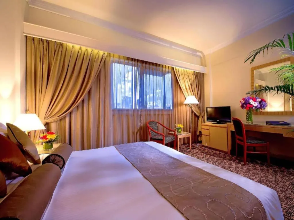 Bed in Hotel Miramar Singapore