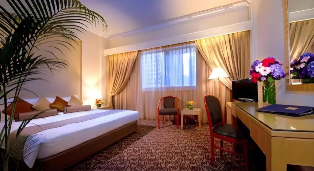 Bed in Hotel Miramar Singapore