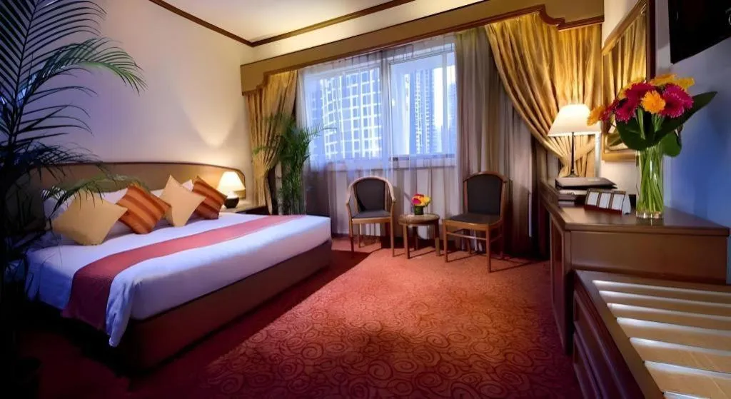 Bed in Hotel Miramar Singapore