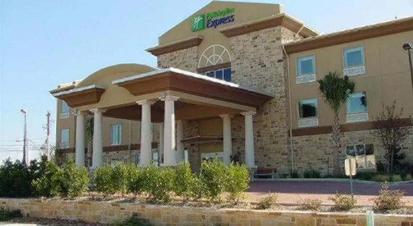 Holiday Inn Express & Suites Fredericksburg By IHG