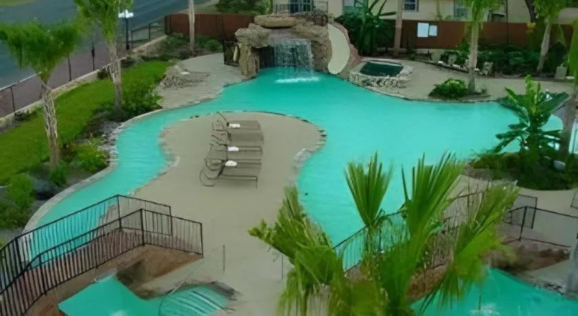 Holiday Inn Express & Suites Fredericksburg By IHG