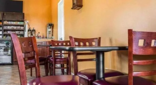 Econo Lodge Inn & Suites North Syracuse Airport