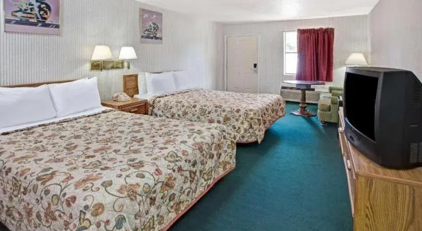 Bed in Knights Inn South Houston TX Bed in Knights Inn South Houston TX