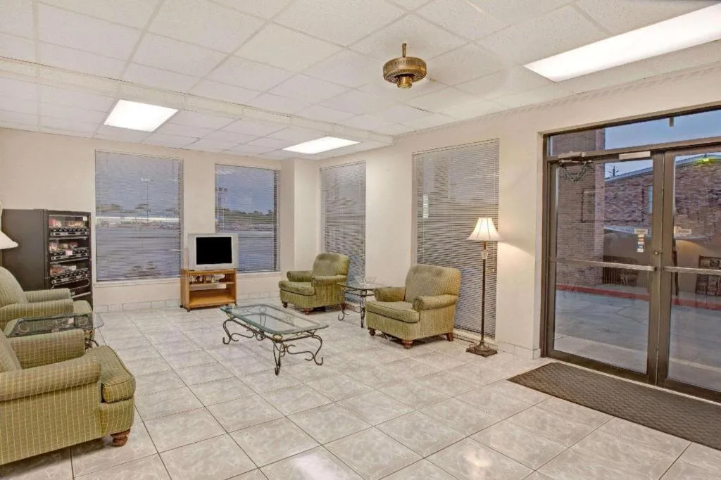 Knights Inn South Houston TX