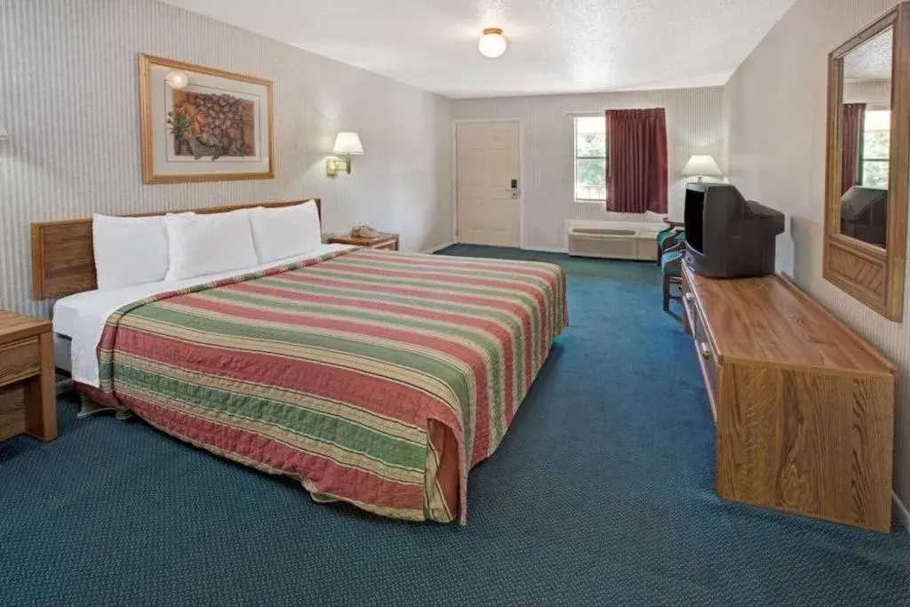 Bed in Knights Inn South Houston TX Bed in Knights Inn South Houston TX