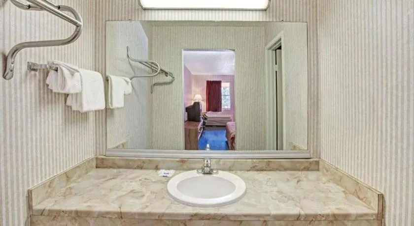 Knights Inn South Houston TX