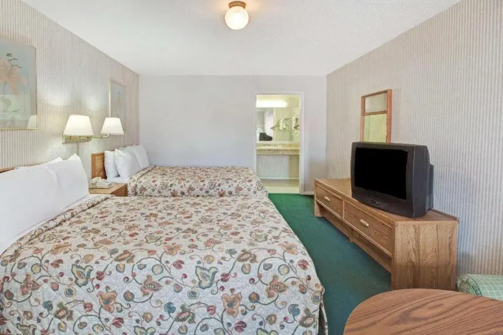 Bed in Knights Inn South Houston TX Bed in Knights Inn South Houston TX