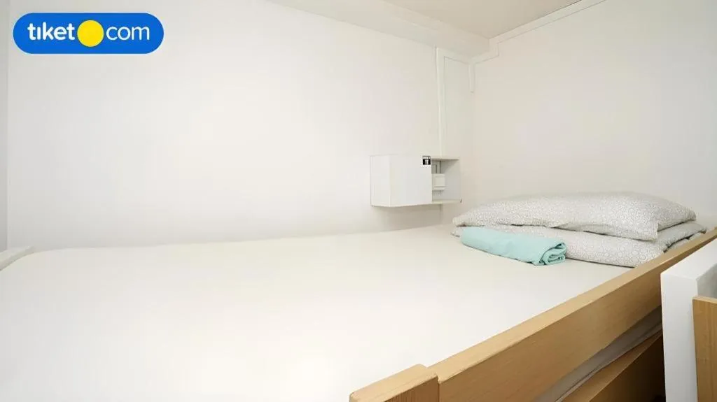 Bed in Royal Hostel Singapore