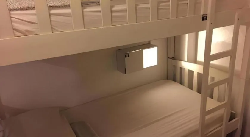 Bed in Royal Hostel Singapore