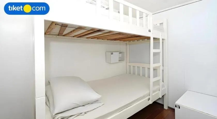 Bed in Royal Hostel Singapore