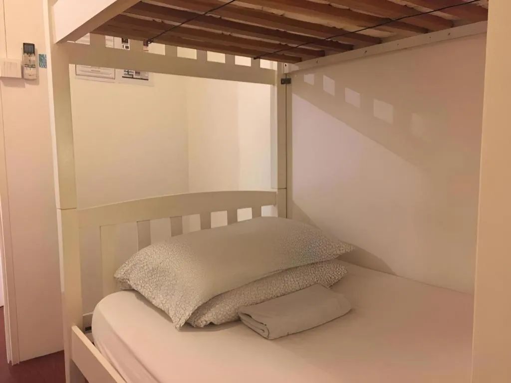 Bed in Royal Hostel Singapore