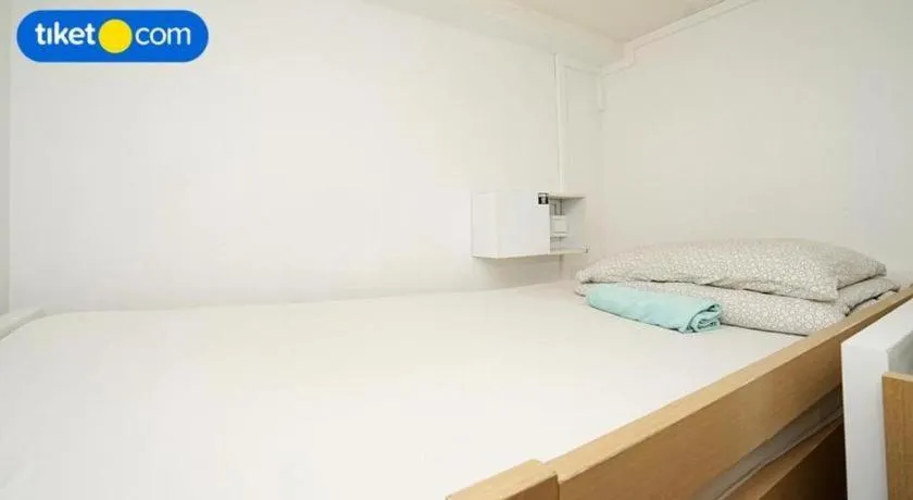 Bed in Royal Hostel Singapore