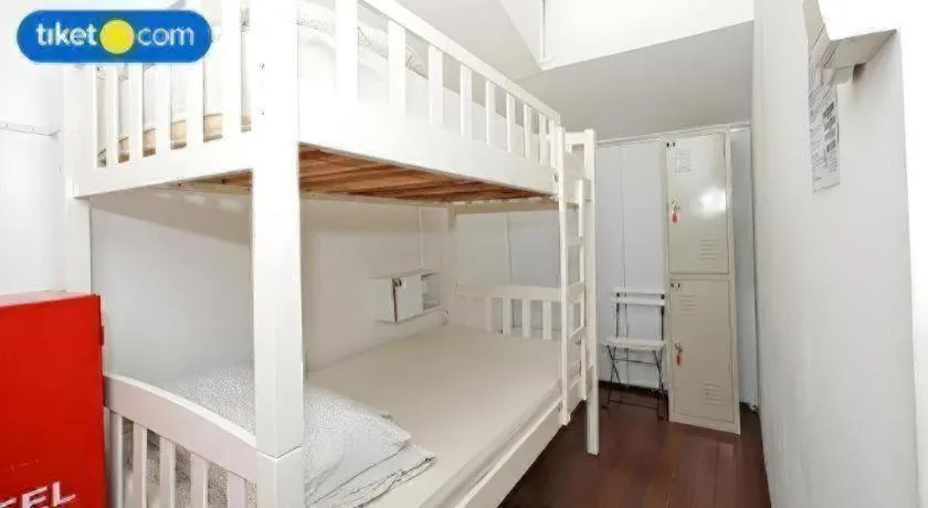 Bed in Royal Hostel Singapore