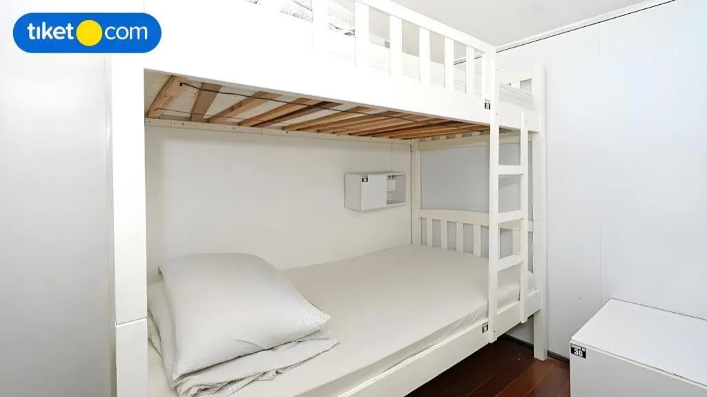 Bed in Royal Hostel Singapore