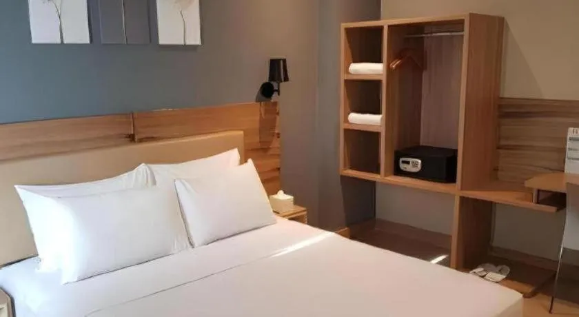 Bed in U Stay Hotel Mangga Besar