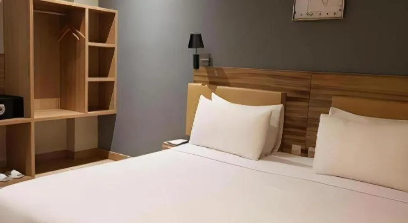 Bed in U Stay Hotel Mangga Besar