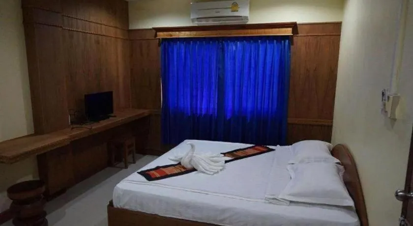 Bed in Lankham Hotel