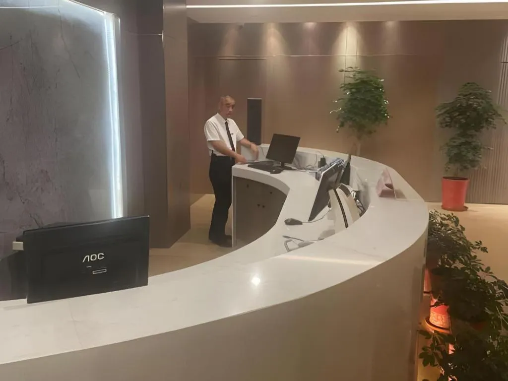 Zhangjiagang Guomao Hotel