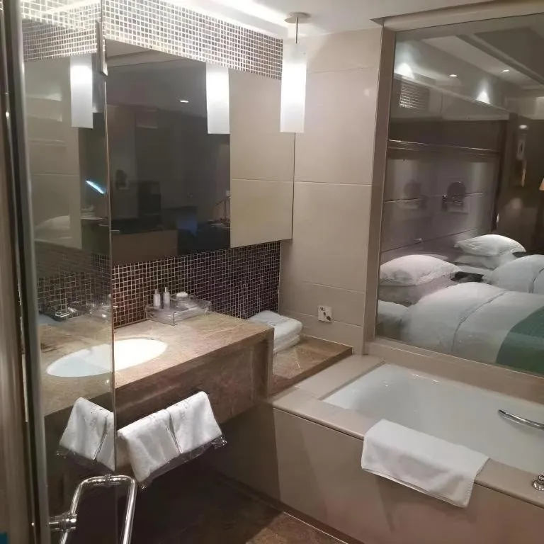 Zhangjiagang Guomao Hotel