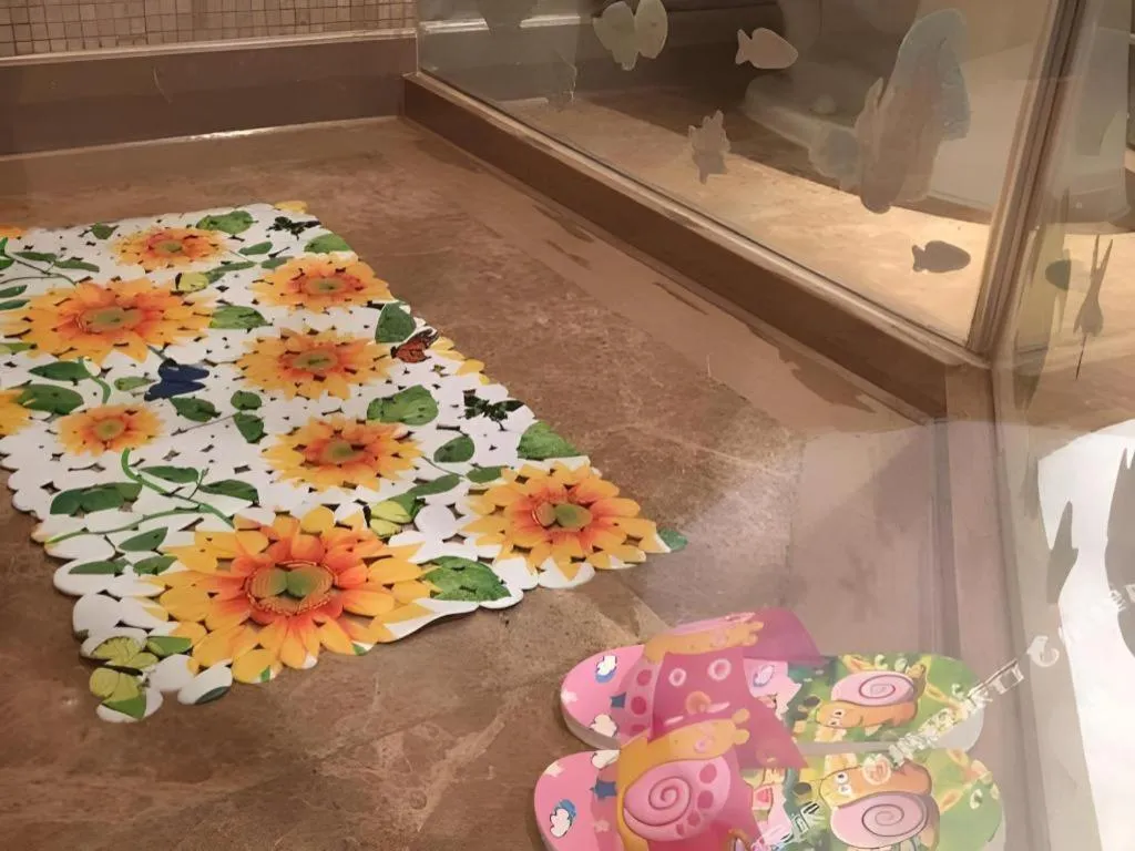 Zhangjiagang Guomao Hotel