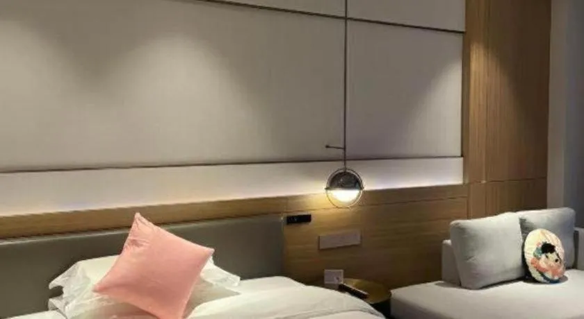 Bed in Zhangjiagang Guomao Hotel