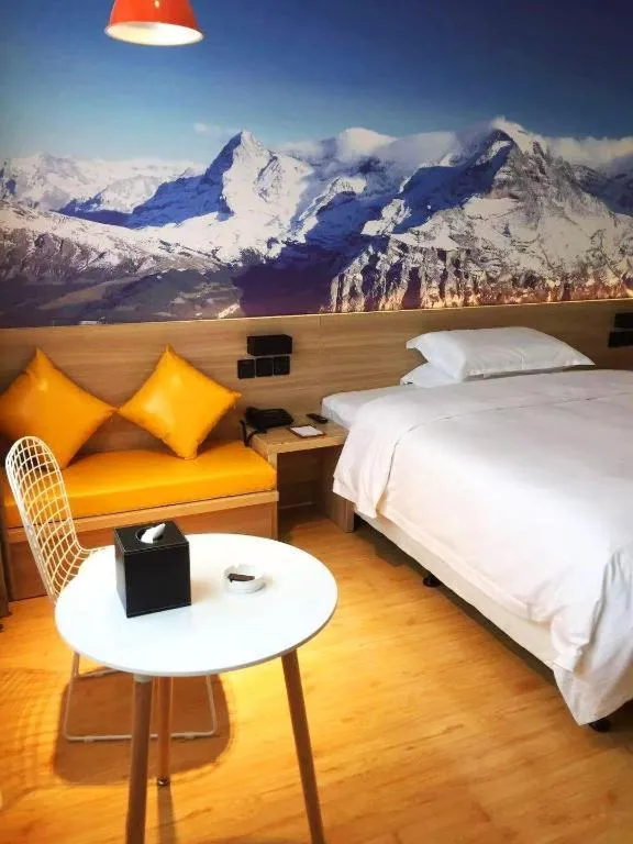 Bed in Zhangjiagang Guomao Hotel