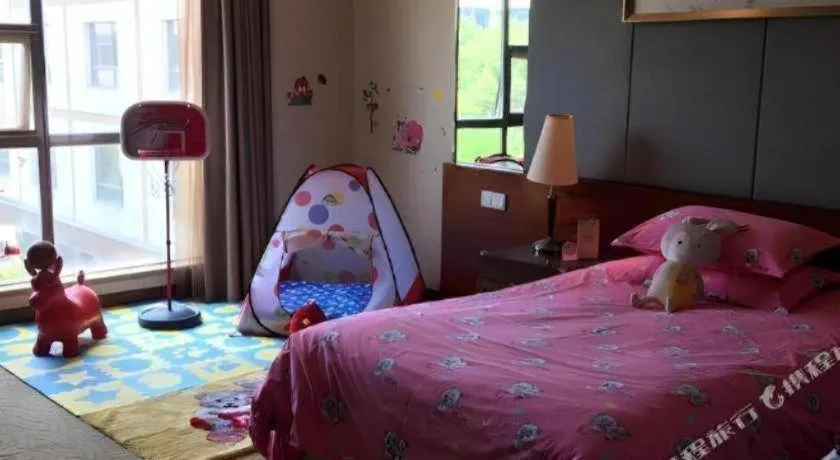 Bed in Zhangjiagang Guomao Hotel