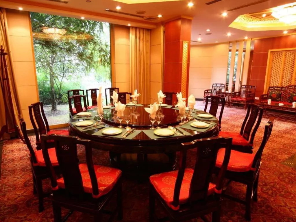 Zhangjiagang Guomao Hotel