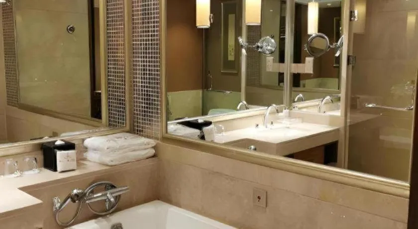 Zhangjiagang Guomao Hotel