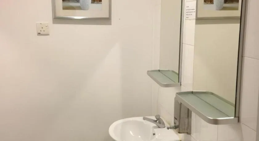 G4 Station Backpackers Hostel