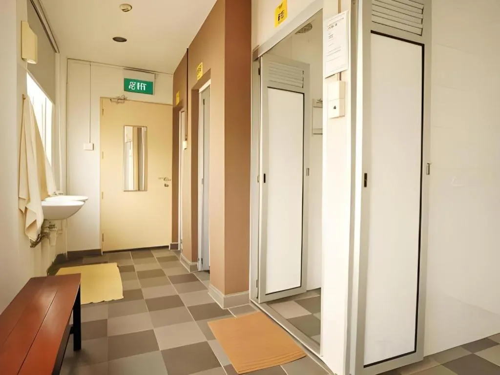 G4 Station Backpackers Hostel