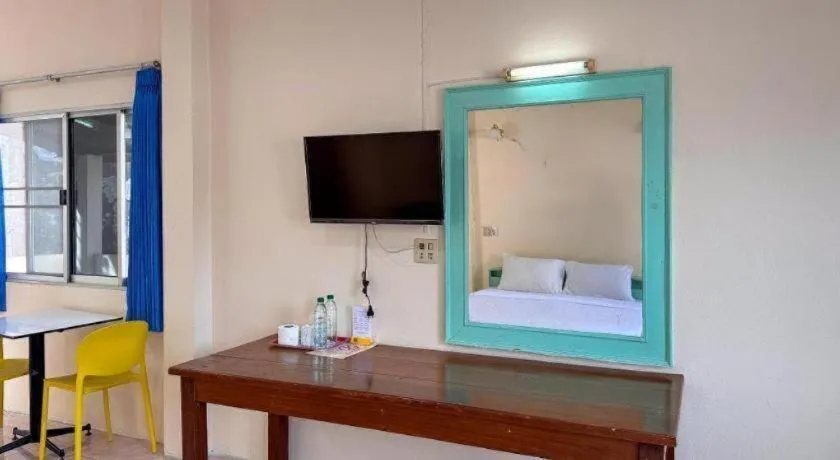 Bed in Chumphon Park Resort