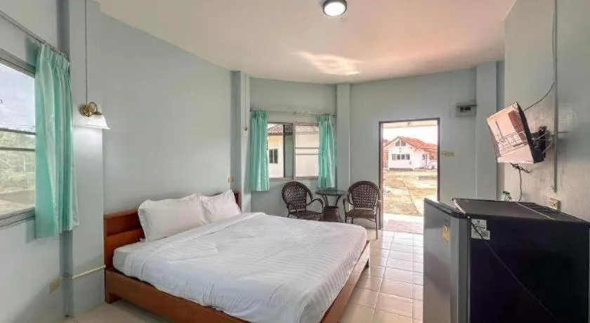 Bed in Chumphon Park Resort