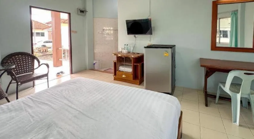 Bed in Chumphon Park Resort