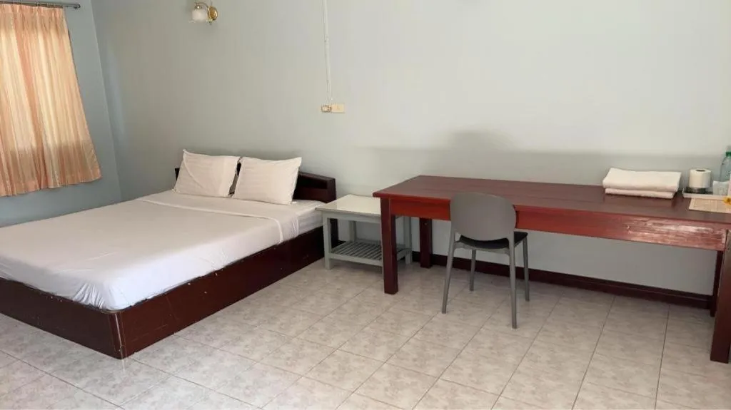 Bed in Chumphon Park Resort