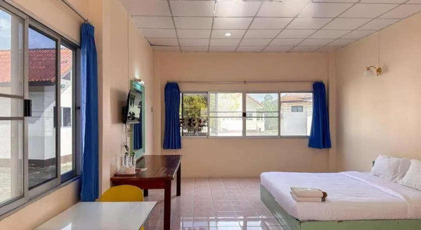 Bed in Chumphon Park Resort