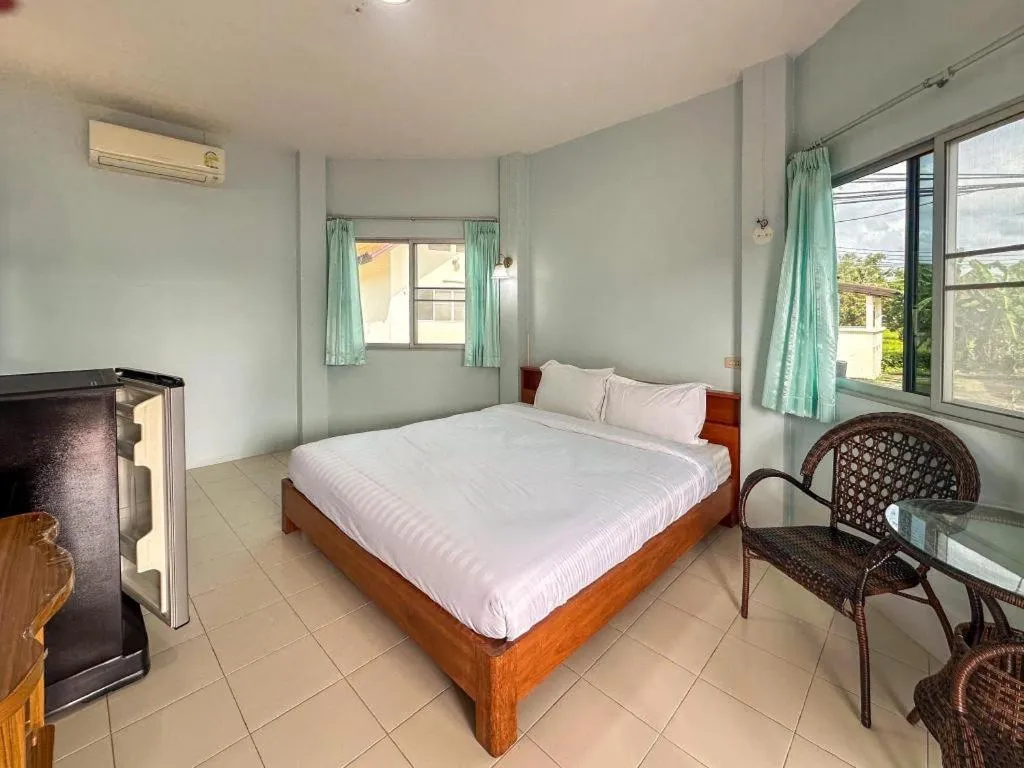 Bed in Chumphon Park Resort