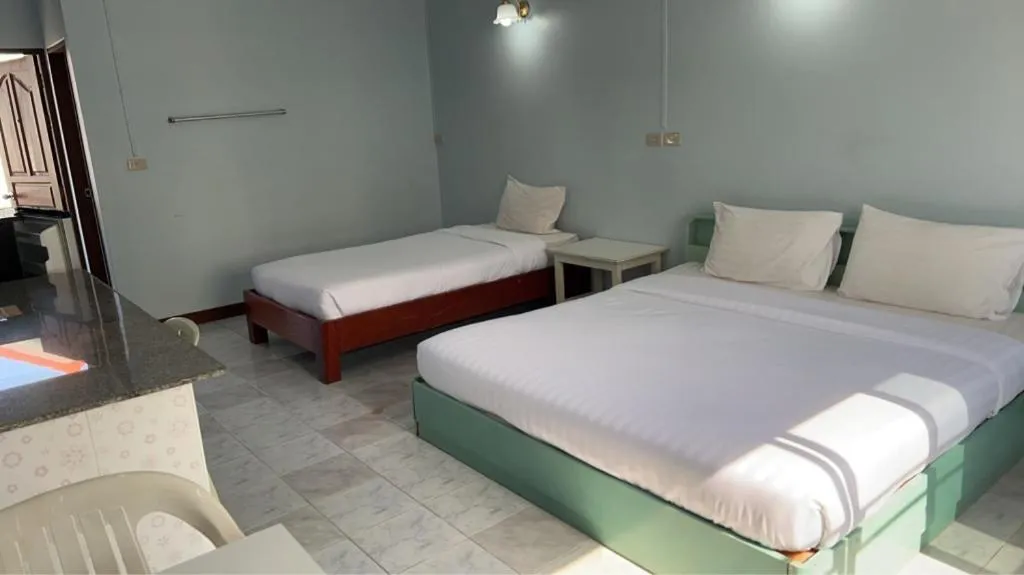 Bed in Chumphon Park Resort