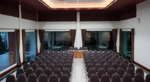 Amnauysuk Hotel