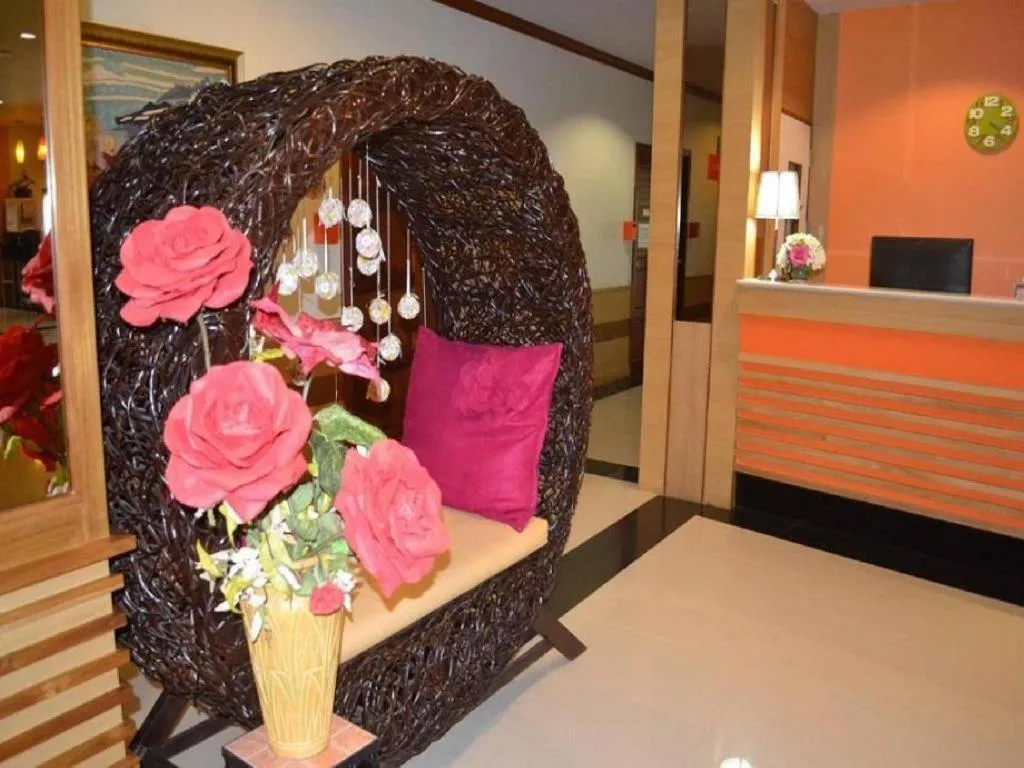 Bed in Amnauysuk Hotel