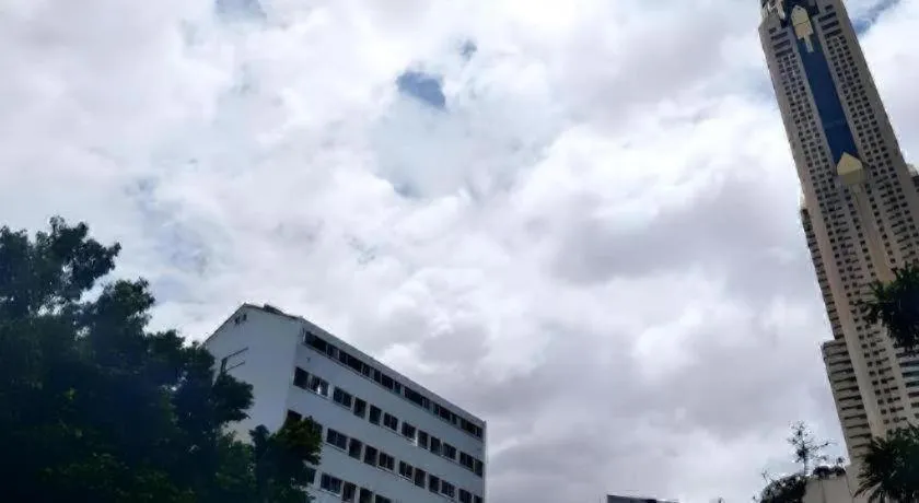 J Two S Pratunam Hotel