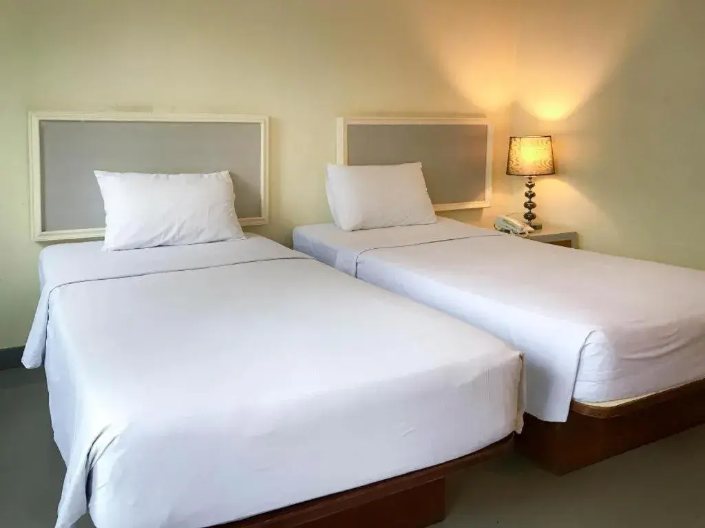 Bed in J Two S Pratunam Hotel Bed in J Two S Pratunam Hotel