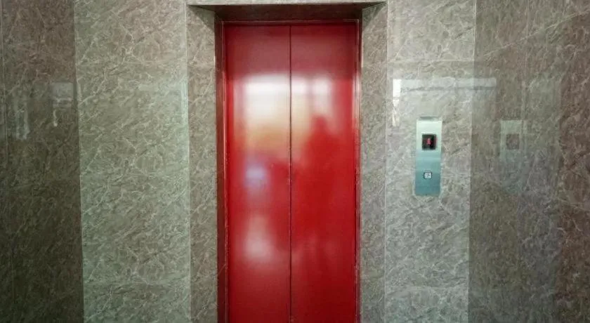 J Two S Pratunam Hotel