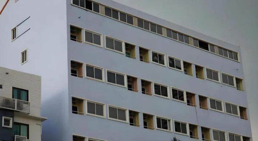 J Two S Pratunam Hotel